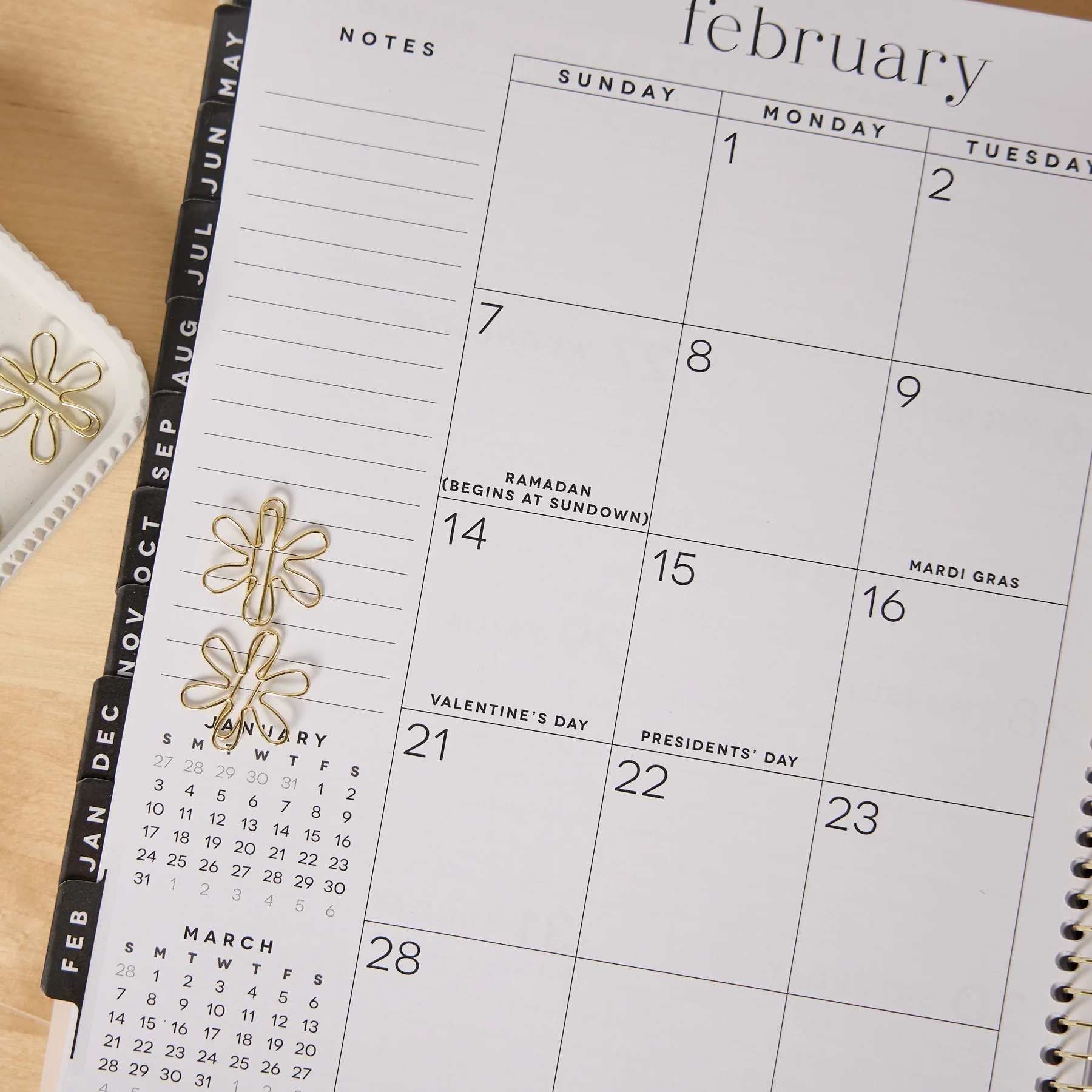2026–2027 GO BIG Minimalist Dot Large Print Spiral Planner - Large Dashboard Layout - 15 Months - Image 2