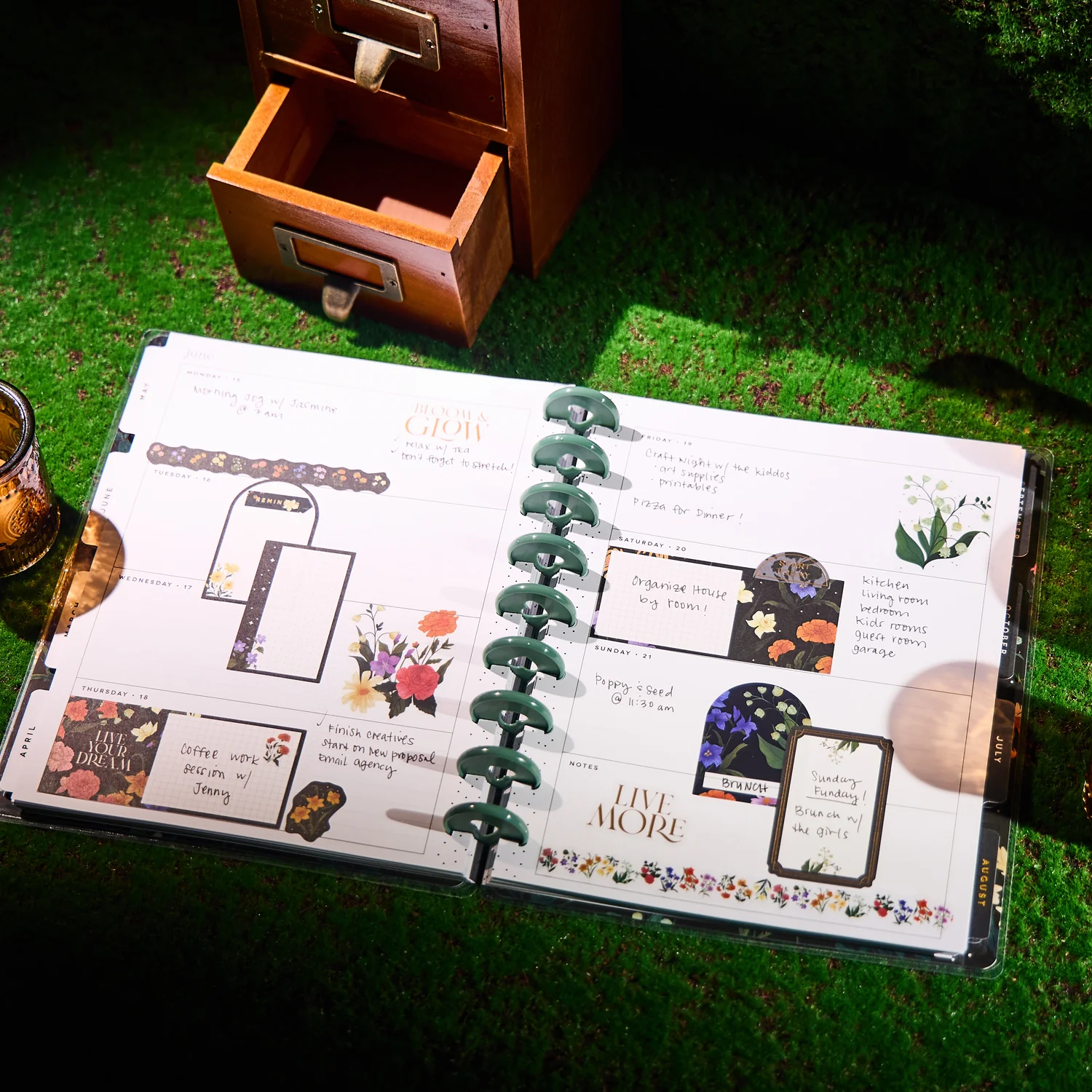 2026 Noir Garden Customizable Planner - Classic Horizontal Layout - 12 Months - Image 4