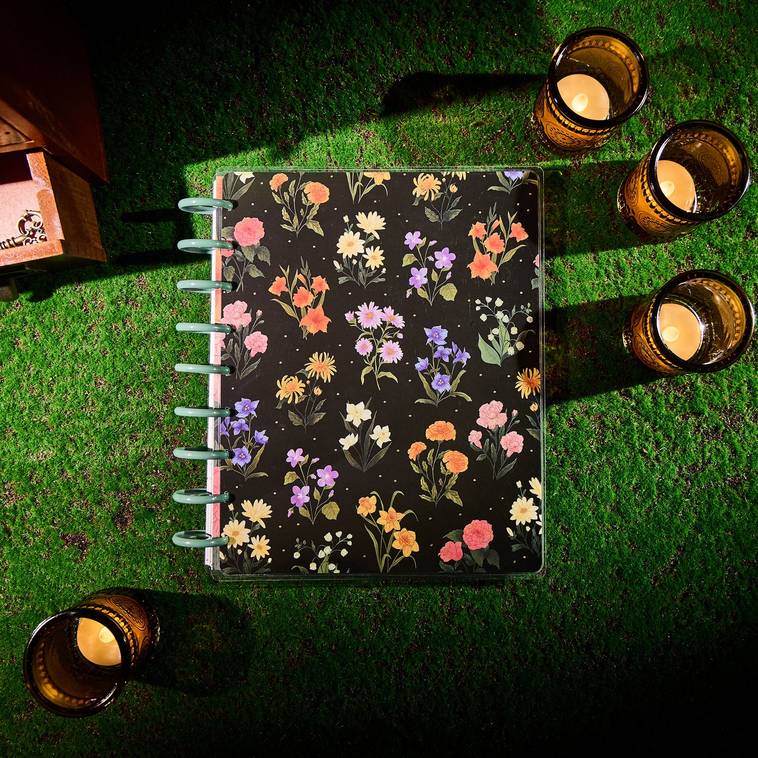 2026 Noir Garden Customizable Planner - Classic Horizontal Layout - 12 Months - Image 7