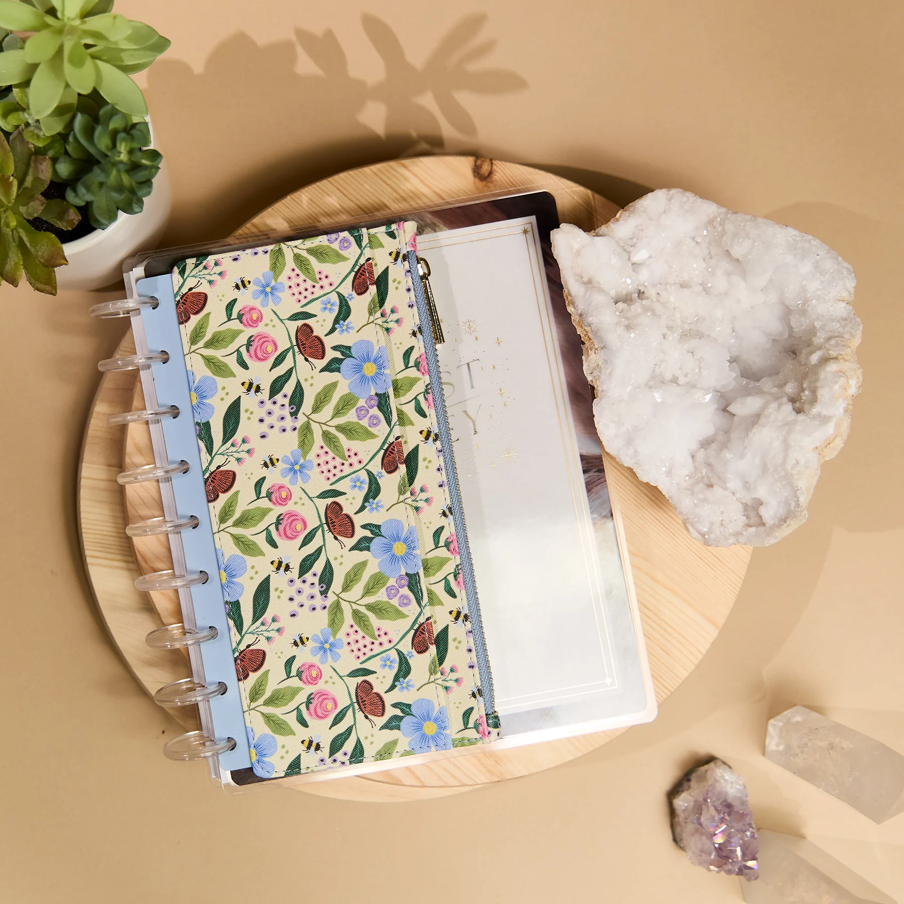 Buzzy Garden - Snap In Classic Card Holder Wallet - Image 9