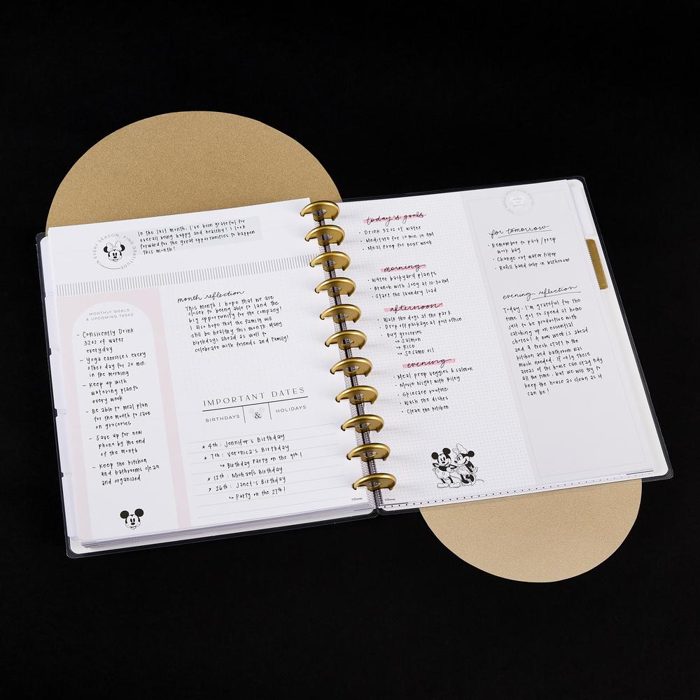 Disney© Modern Mickey Mouse & Minnie Mouse Big Filler Paper - Image 2