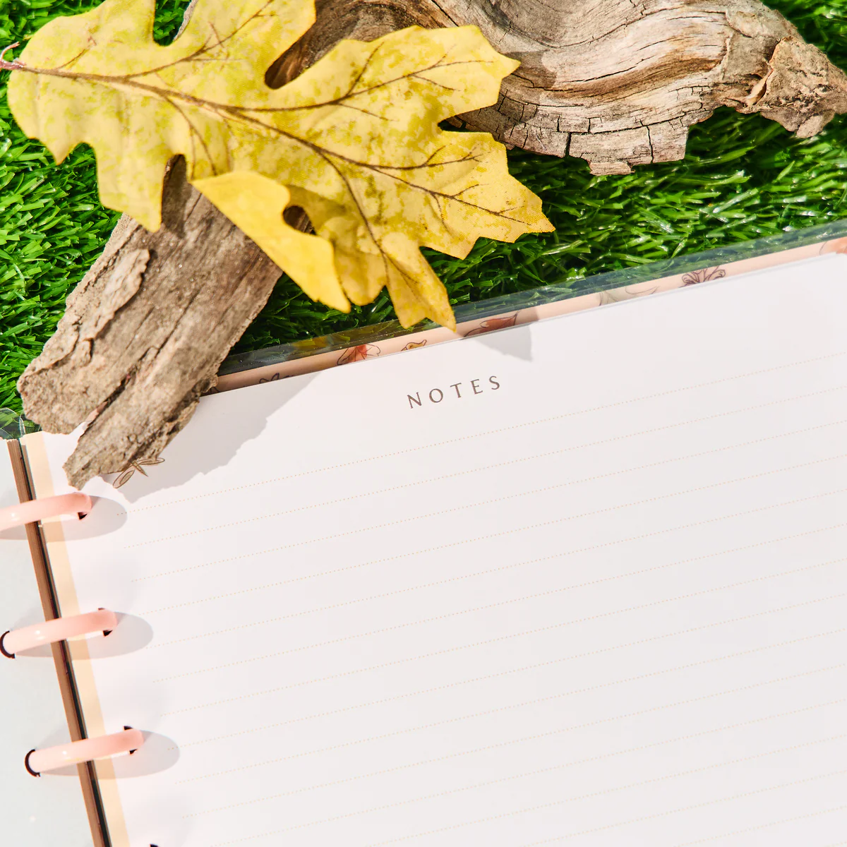 Disney Winnie the Pooh Seasonal - Dotted Lined Classic Notebook - 60 Sheets - Image 6