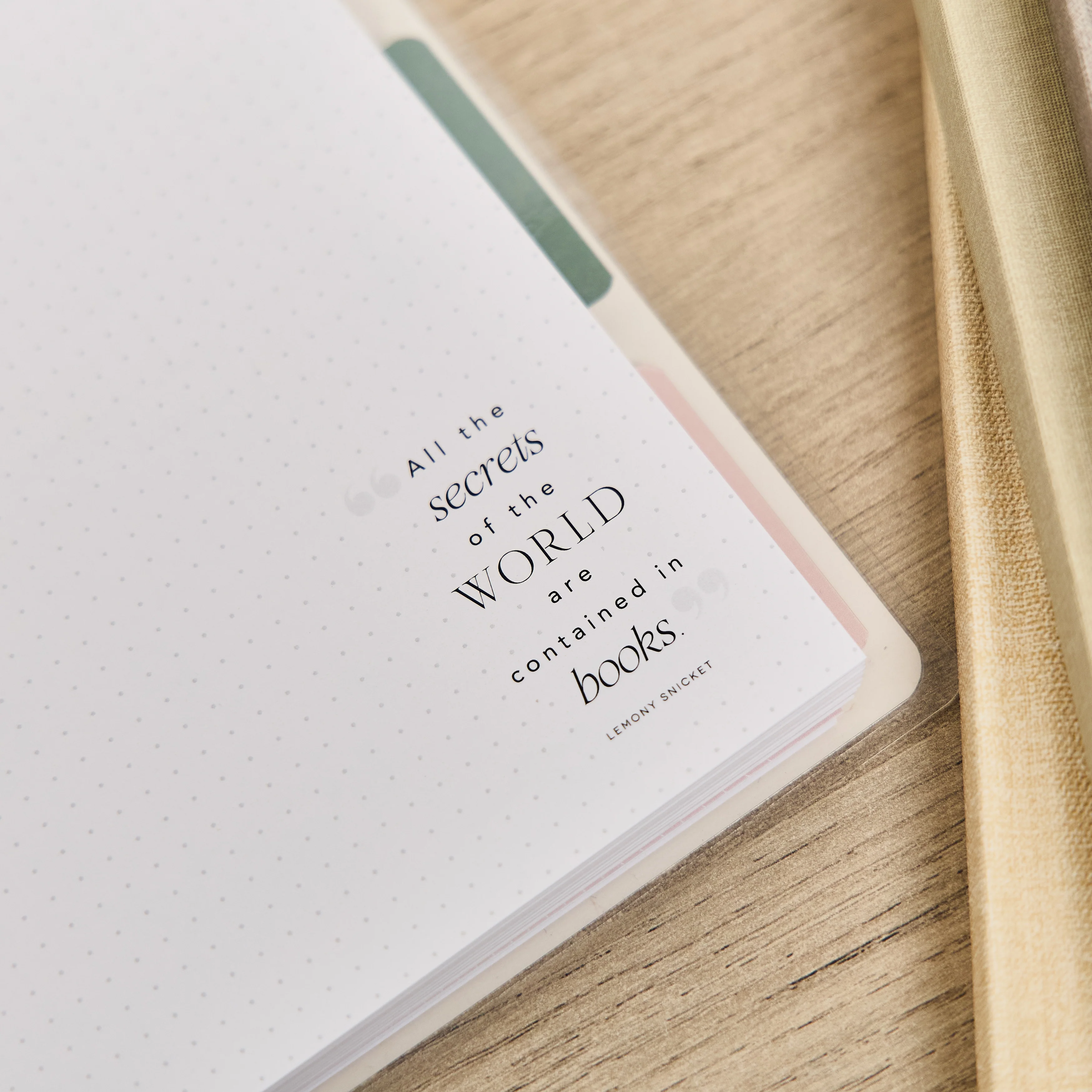 Modern Bookish - Classic Guided Reading Journal - 80 Sheets - Image 17